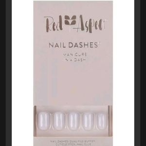 Red Aspen reusable nails NIB
